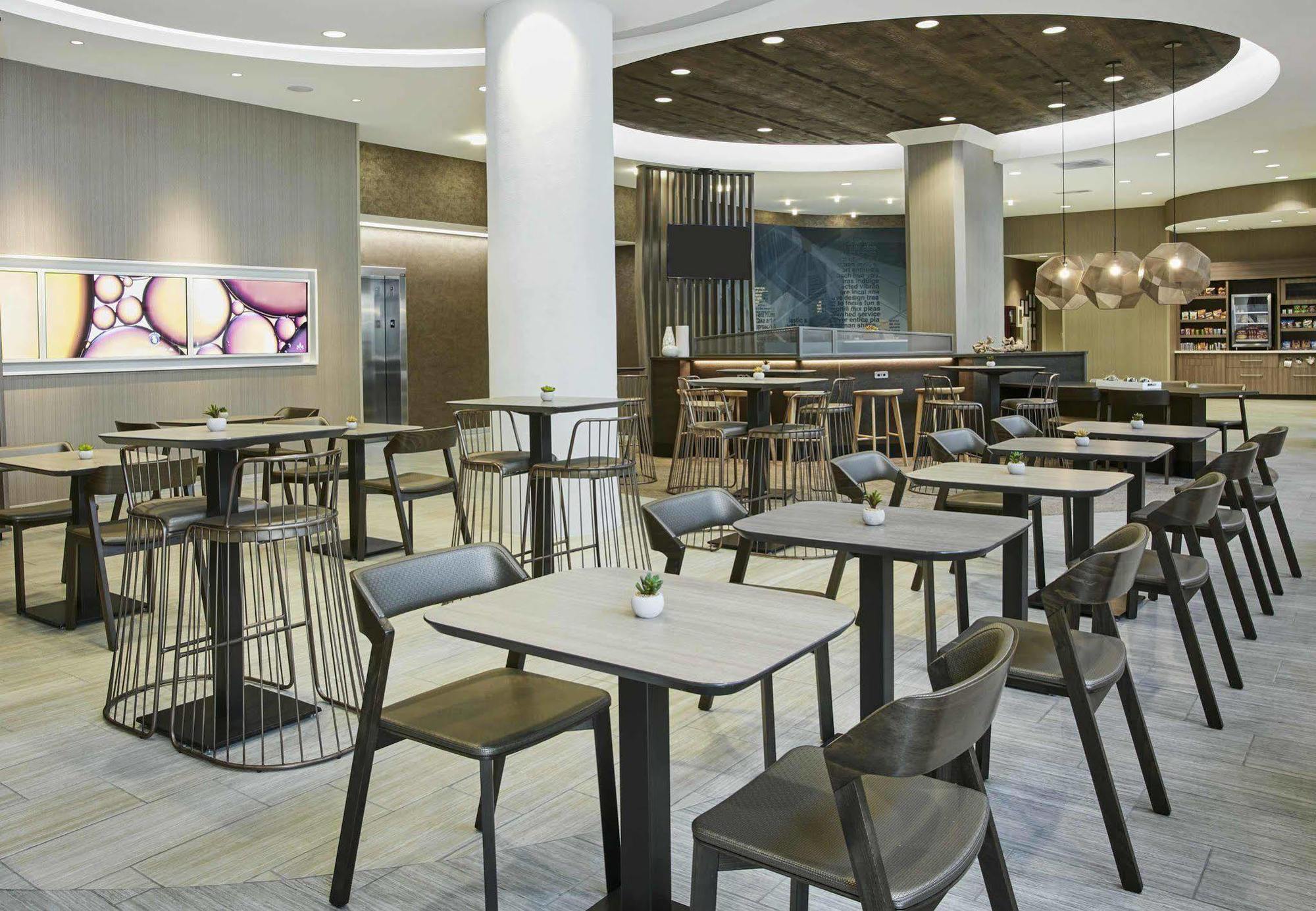 Springhill Suites By Marriott Milwaukee Downtown Exterior foto